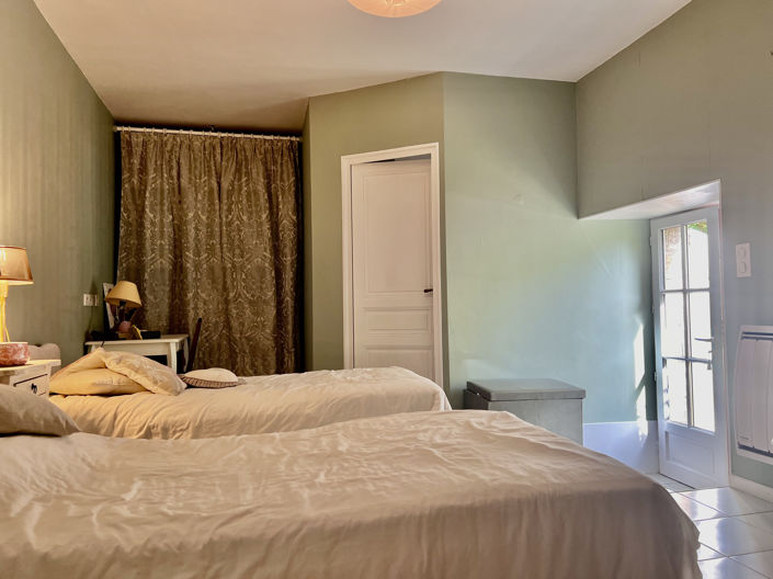 Image No.7-5 Bed House for sale