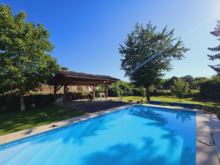 Image No.1-4 Bed House for sale