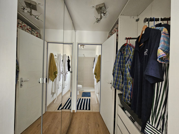 Image No.12-4 Bed House for sale