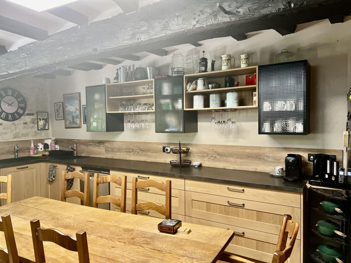 Image No.19-15 Bed Property for sale