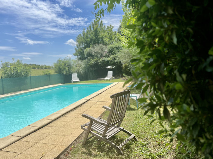 Image No.3-15 Bed Property for sale