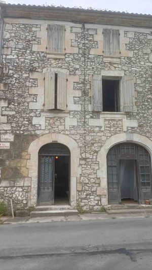 Image No.10-2 Bed House for sale