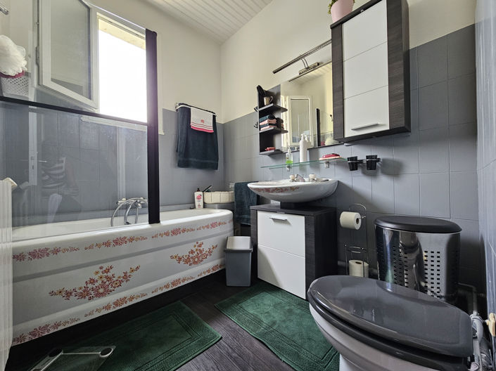 Image No.10-4 Bed House for sale