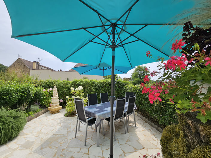 Image No.2-4 Bed House for sale