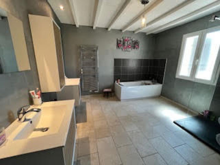 Image No.20-4 Bed House for sale