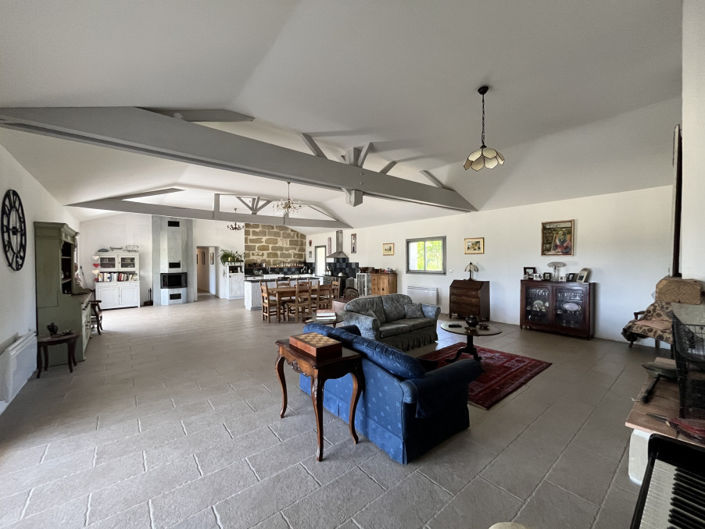 Image No.8-4 Bed House for sale