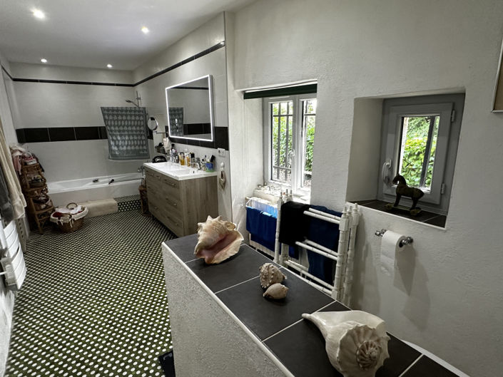 Image No.16-4 Bed House for sale