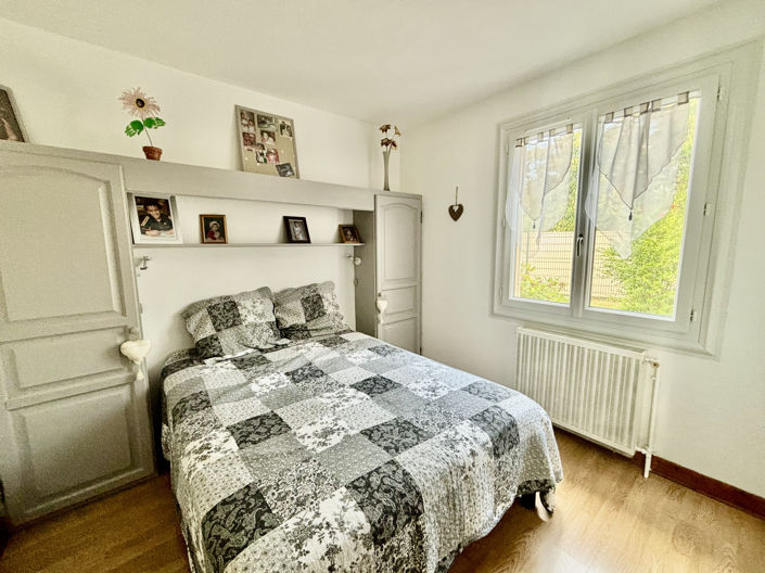 Image No.10-3 Bed House for sale