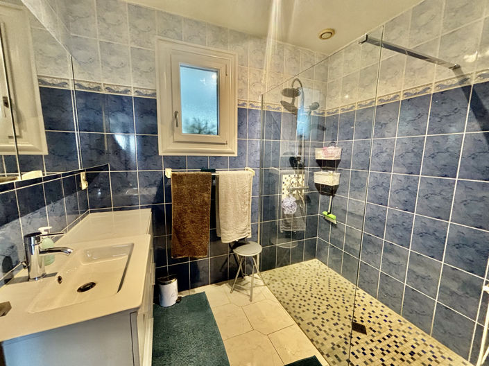 Image No.11-3 Bed House for sale