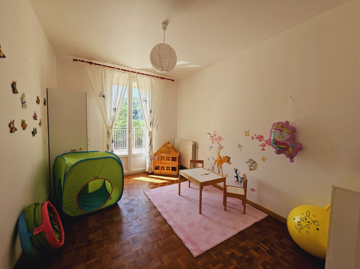 Image No.15-4 Bed House for sale