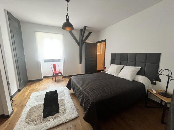 Image No.12-5 Bed Property for sale