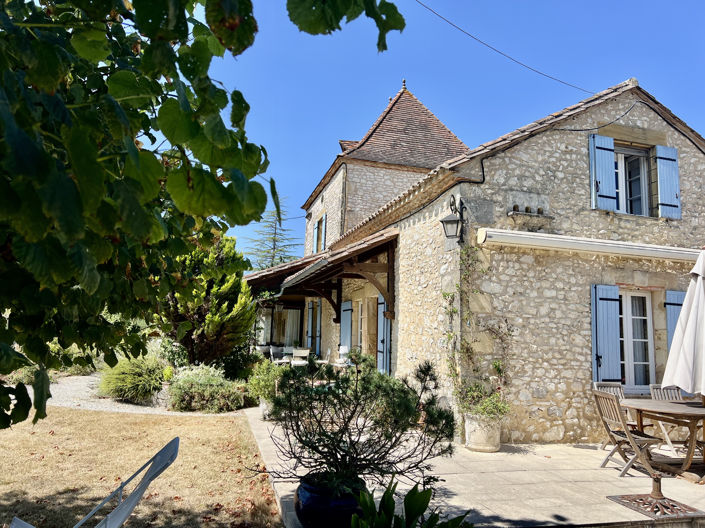 Image No.2-4 Bed Property for sale