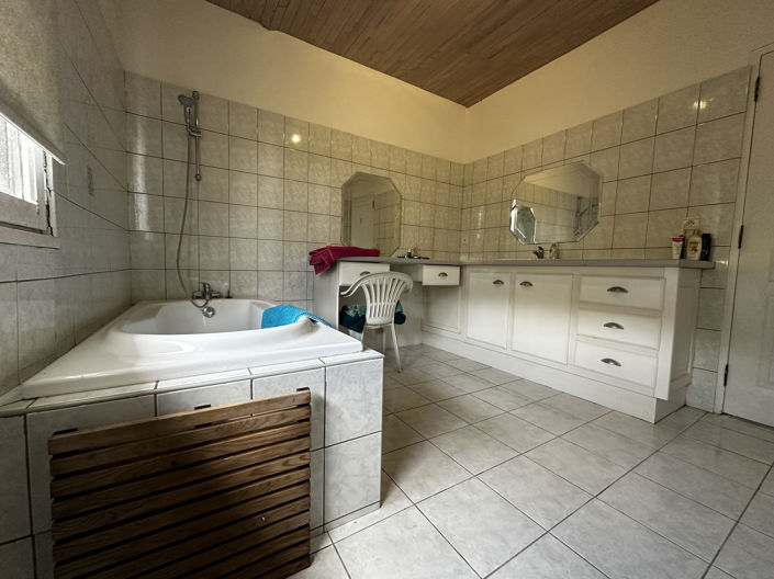 Image No.12-3 Bed House for sale