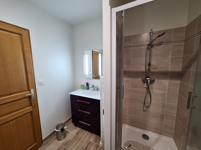 Image No.10-4 Bed House for sale