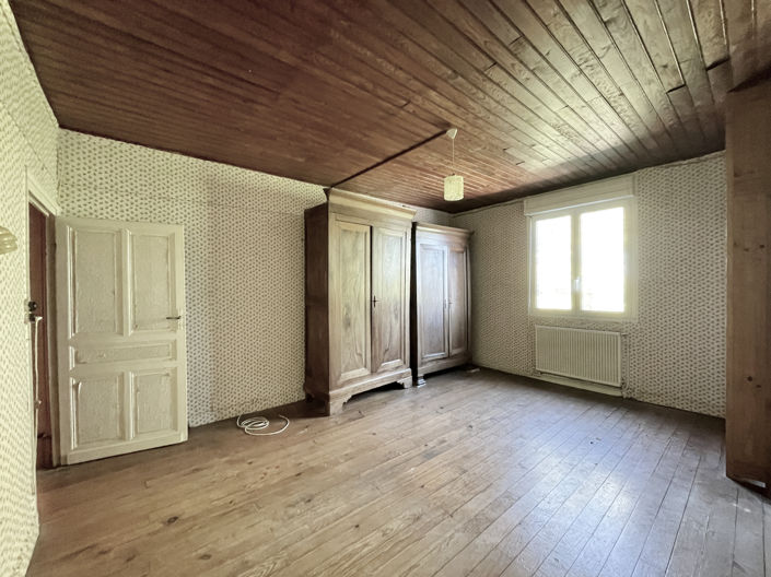 Image No.17-6 Bed House for sale