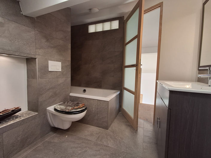 Image No.12-4 Bed House for sale