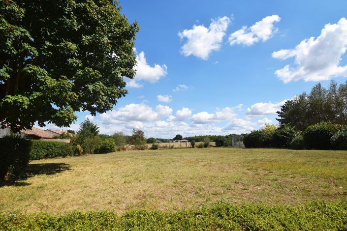 Image No.2-4 Bed House for sale