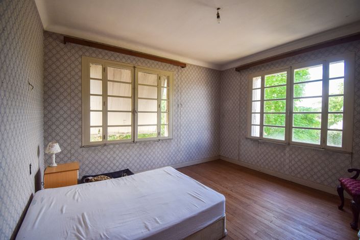 Image No.8-4 Bed House for sale