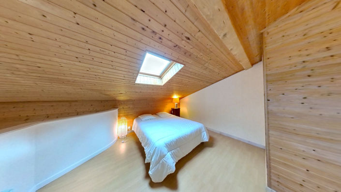 Image No.12-5 Bed House for sale