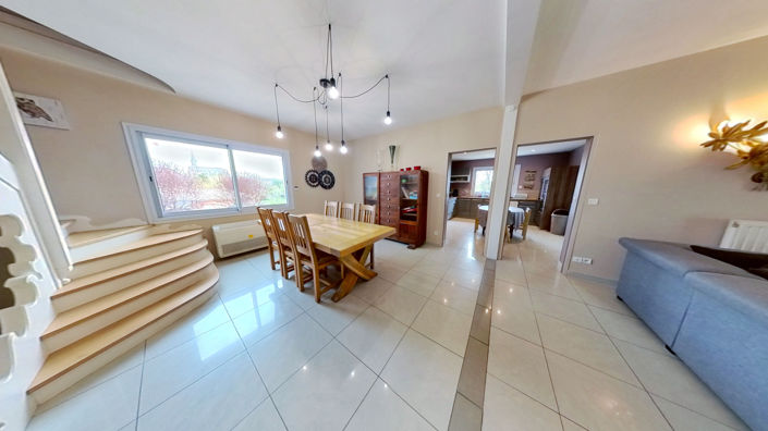 Image No.2-5 Bed House for sale