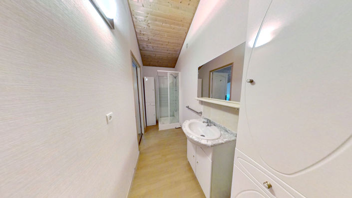 Image No.21-5 Bed House for sale