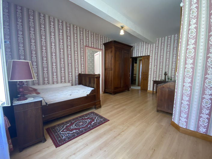 Image No.12-5 Bed House for sale