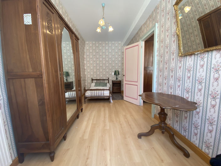 Image No.13-5 Bed House for sale