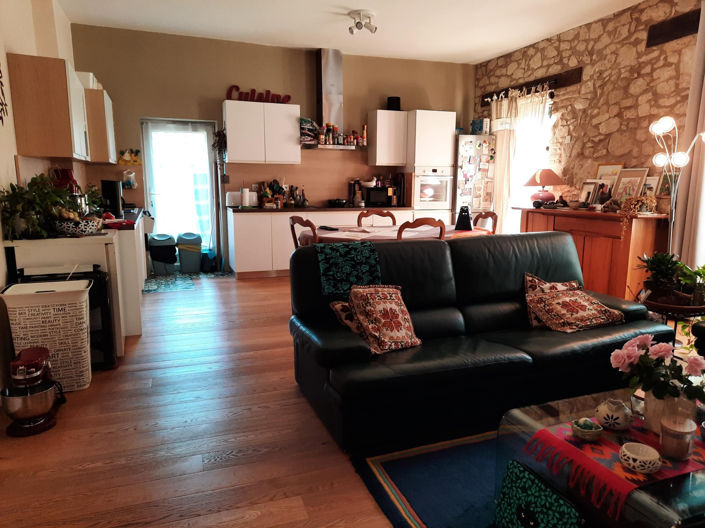 Image No.8-2 Bed House for sale