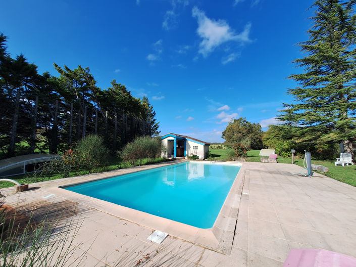 Image No.2-10 Bed Property for sale