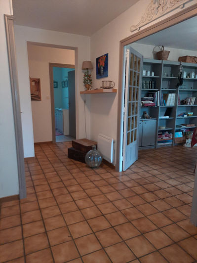 Image No.8-3 Bed House for sale