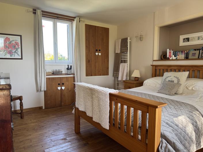 Image No.18-4 Bed Farmhouse for sale