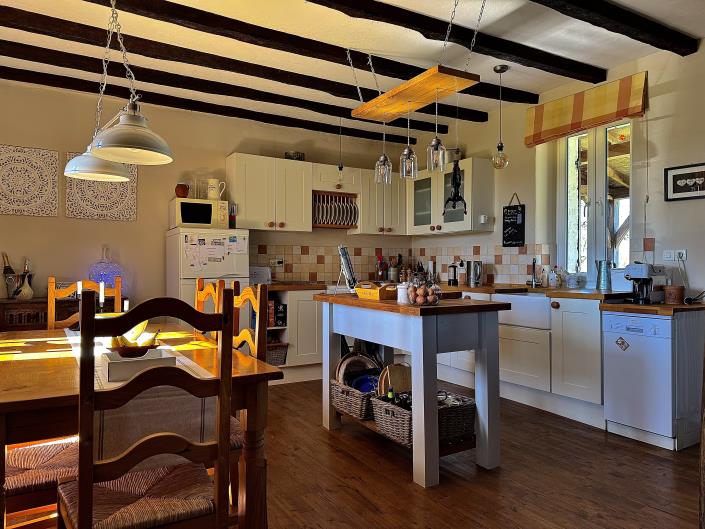 Image No.3-4 Bed Farmhouse for sale