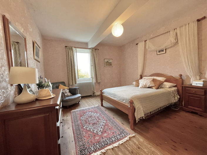 Image No.6-4 Bed House for sale