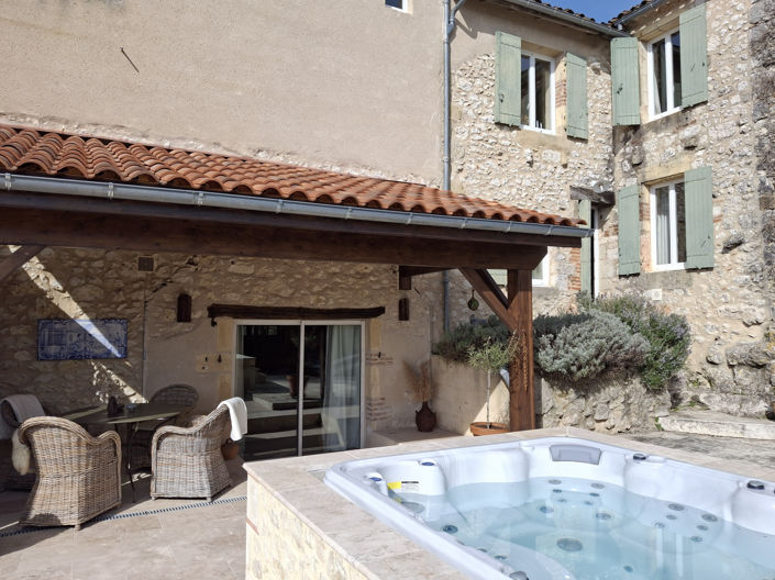 Image No.1-4 Bed House for sale