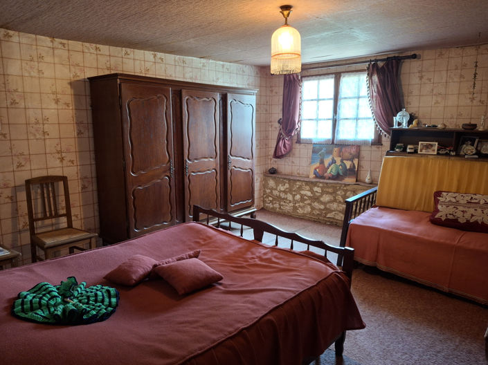 Image No.10-8 Bed House for sale