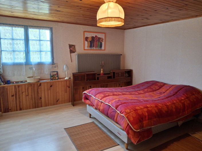 Image No.8-8 Bed House for sale