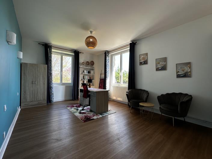 Image No.11-4 Bed Country House for sale