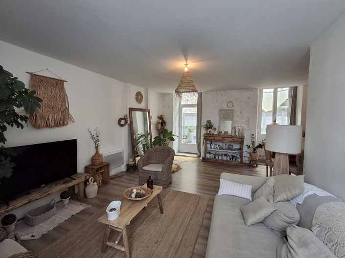 Image No.5-12 Bed Property for sale