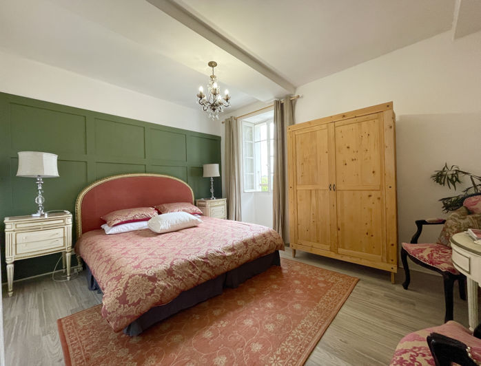 Image No.9-4 Bed House for sale