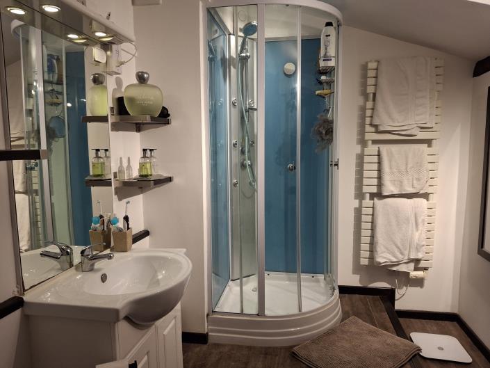 Image No.9-3 Bed Village House for sale