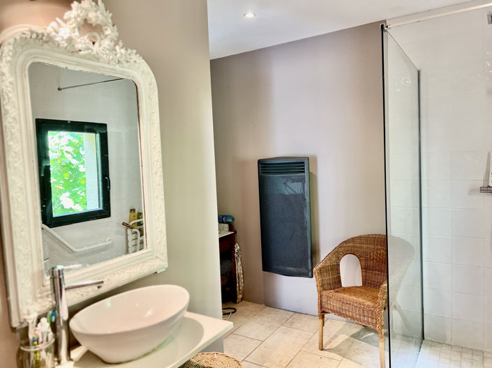 Image No.19-3 Bed House for sale