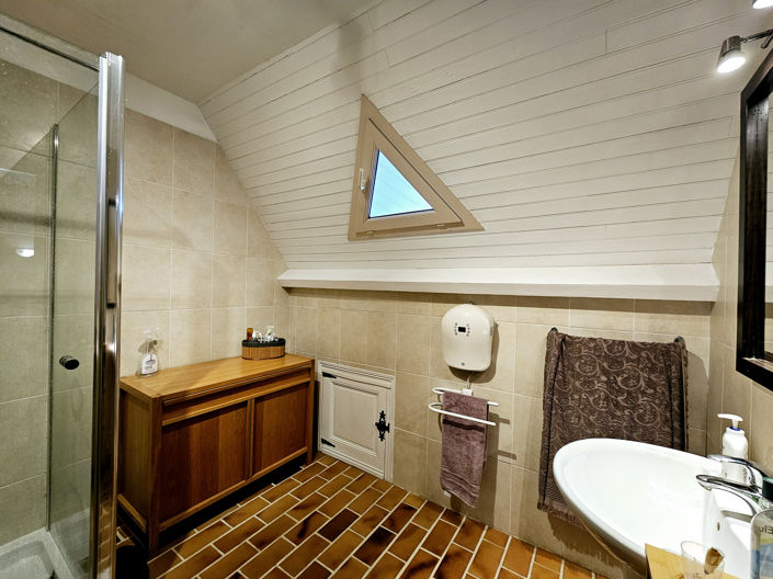 Image No.17-4 Bed House for sale