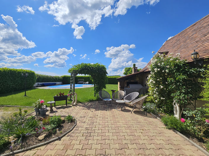 Image No.2-4 Bed House for sale