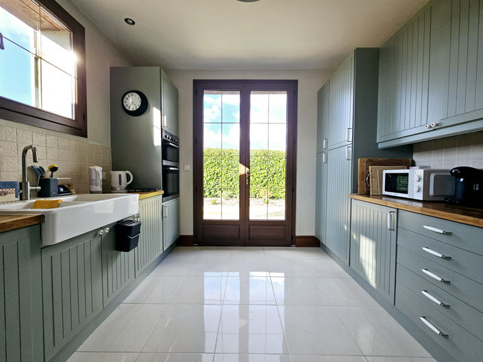 Image No.6-4 Bed House for sale