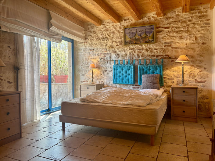 Image No.11-8 Bed Property for sale