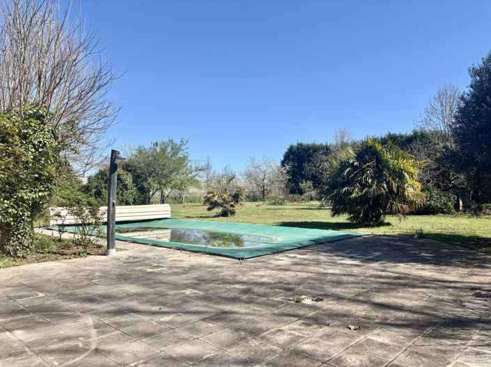 Image No.6-8 Bed Property for sale