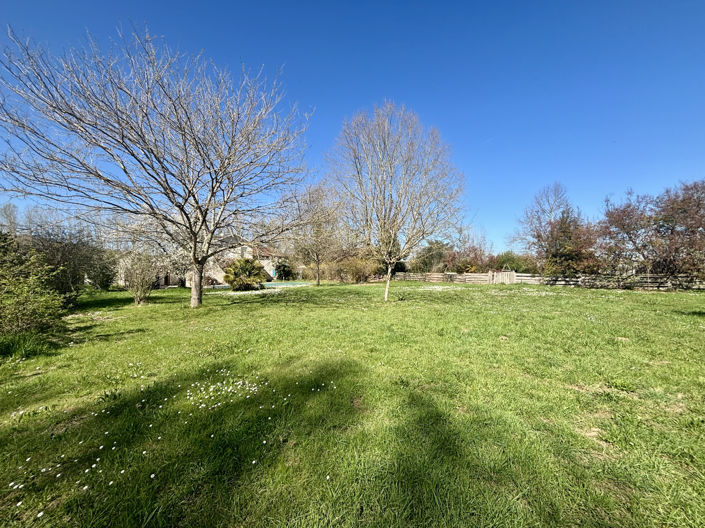 Image No.7-8 Bed Property for sale