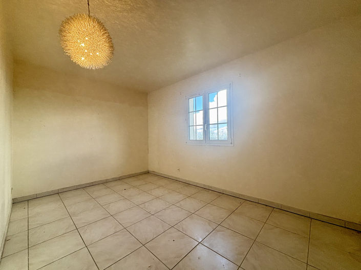 Image No.10-5 Bed House for sale