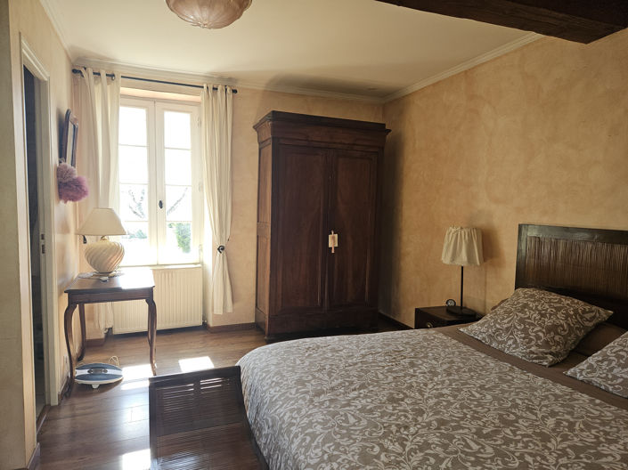 Image No.11-3 Bed House for sale