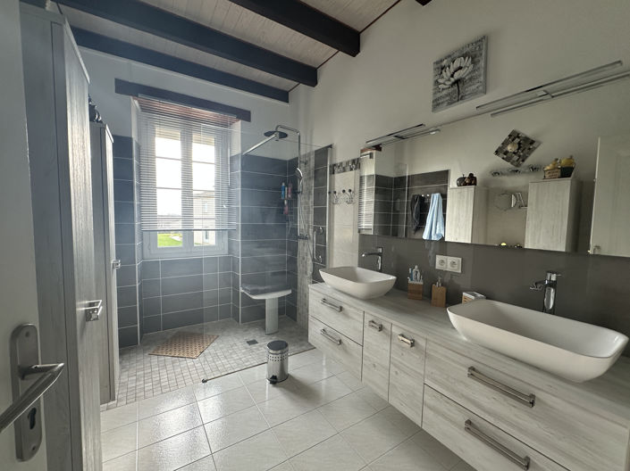 Image No.7-4 Bed House for sale